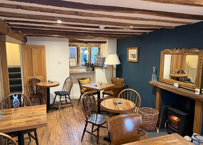 Фото Coffee & Stays At Cartmel Square